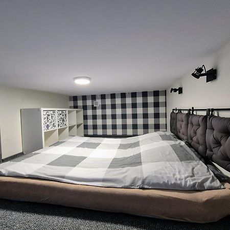Klimatyczny apartament w magicznym miejscu Łódź Zewnętrze zdjęcie